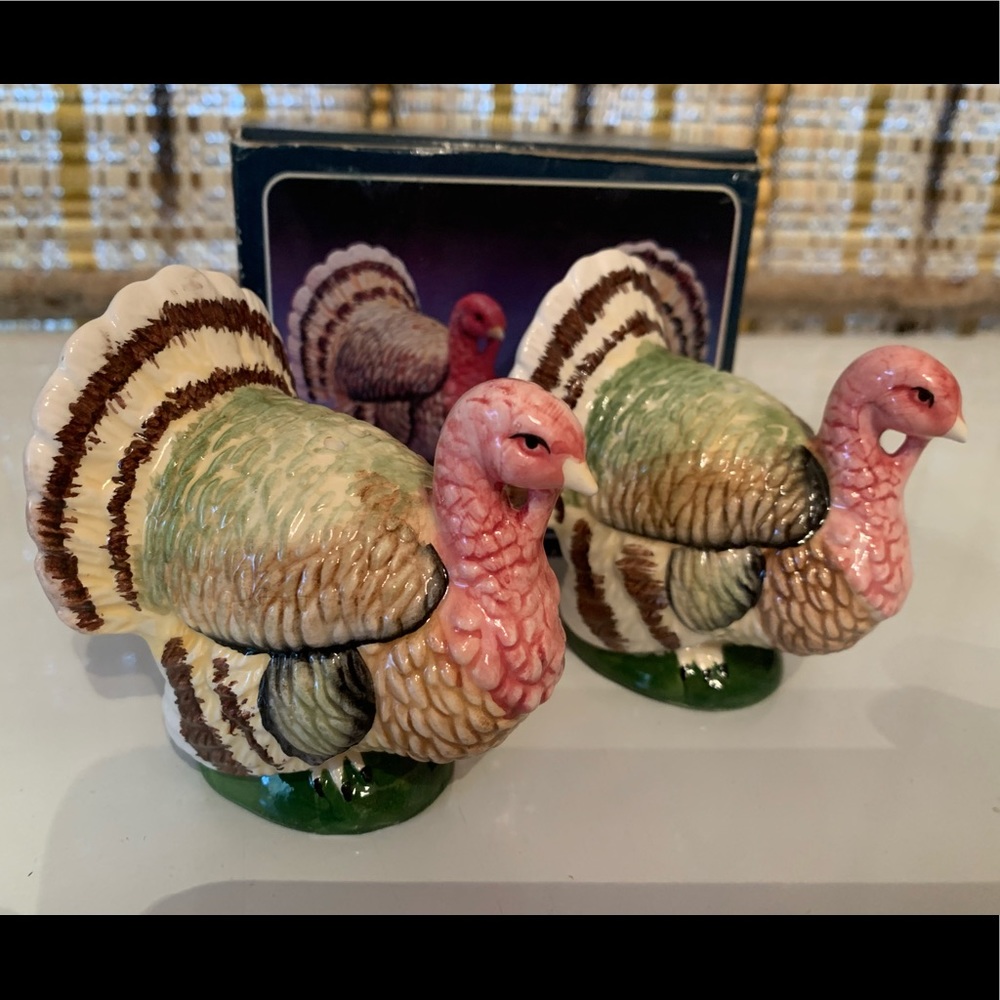 Vintage Brinn’s Fine Ceramic Turkey Salt and Pepper Shaker Set